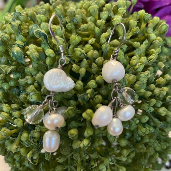 Silpada W0978 Pearl and Crystal Drop Earrings RETIRED - Picture 2 of 16